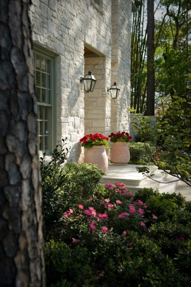 Traditional Garden by Gail Hartz & Associates - Photo 3