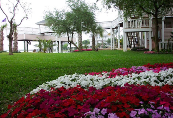 Galveston Landscape Designs by Gail Hartz & Associates - Photo 6