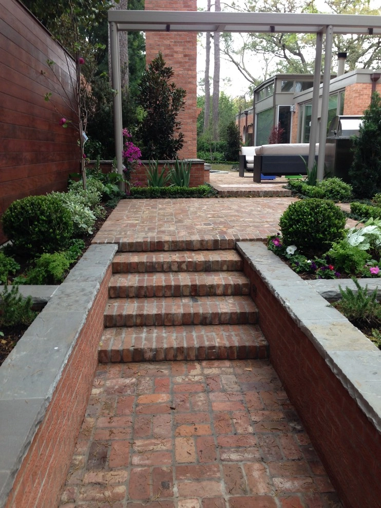 Design by Gail Hartz & Associates - Photo 5