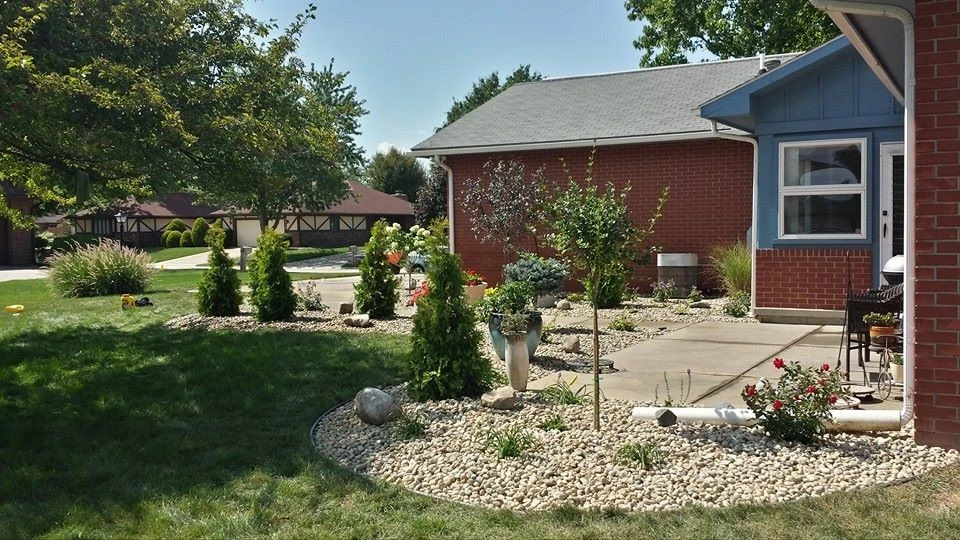 Cossell's Creative Landscaping And Garden Center - Photo 2