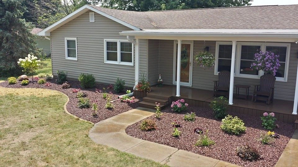 Cossell's Creative Landscaping And Garden Center - Photo 5