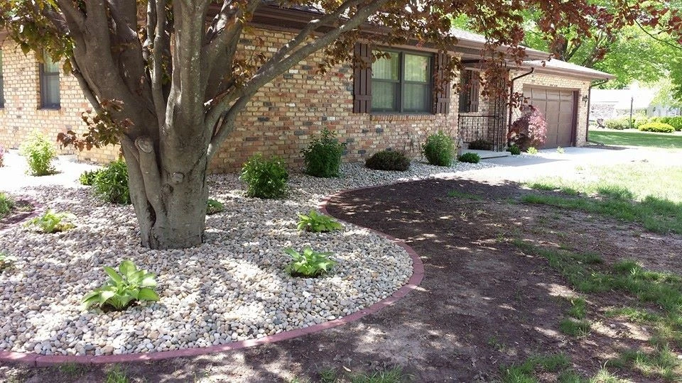 Cossell's Creative Landscaping And Garden Center - Photo 13