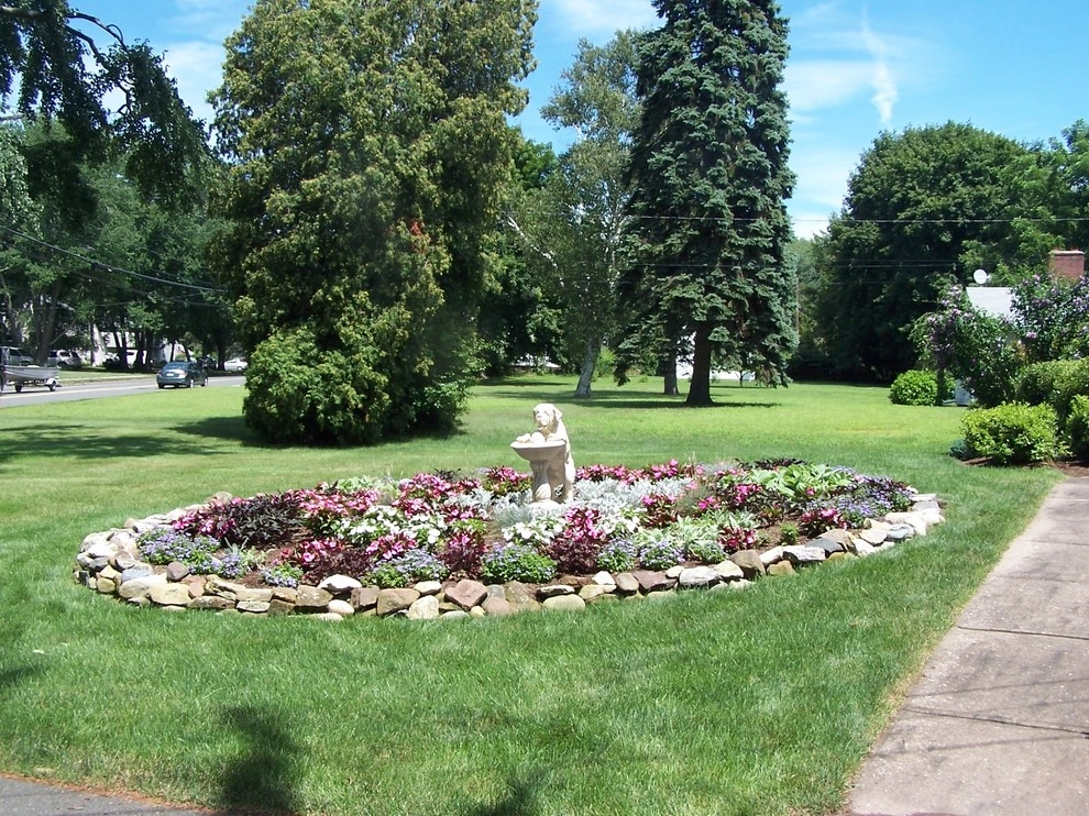Annuals / Focal bed planting by Garden Designs By Jacqueline, Llc. - Photo 2