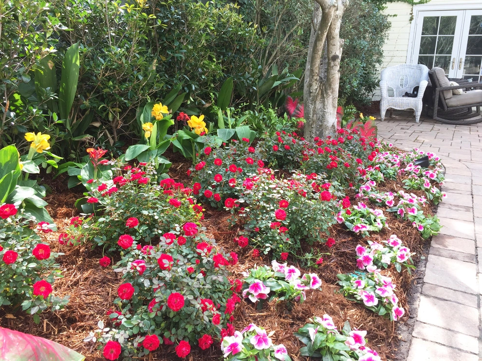 Uptown Pool Patio by Garden Doctors Landscaping - Photo 5
