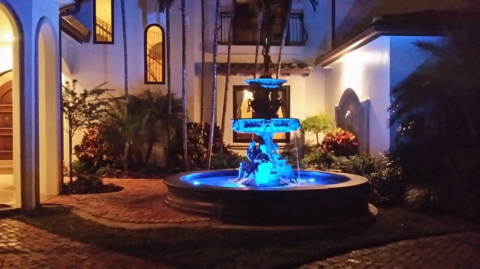 Elegant Entry Courtyard by Gardening Angel - Photo 7