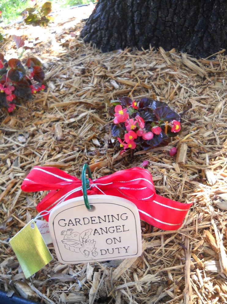 Gardening Angel - Photo 12