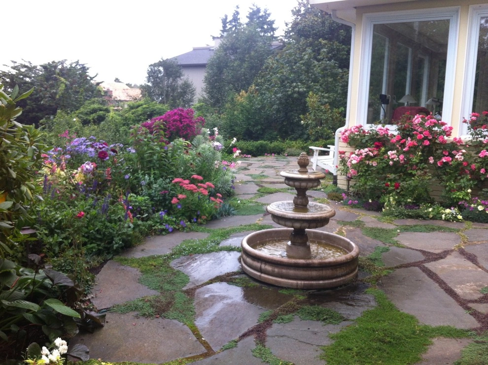 Magnolia Traditional Garden by Gardening GaGa - Photo 2