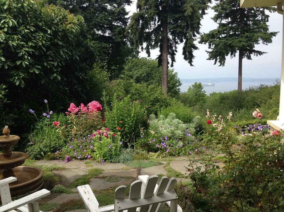 Magnolia Traditional Garden by Gardening GaGa - Photo 4