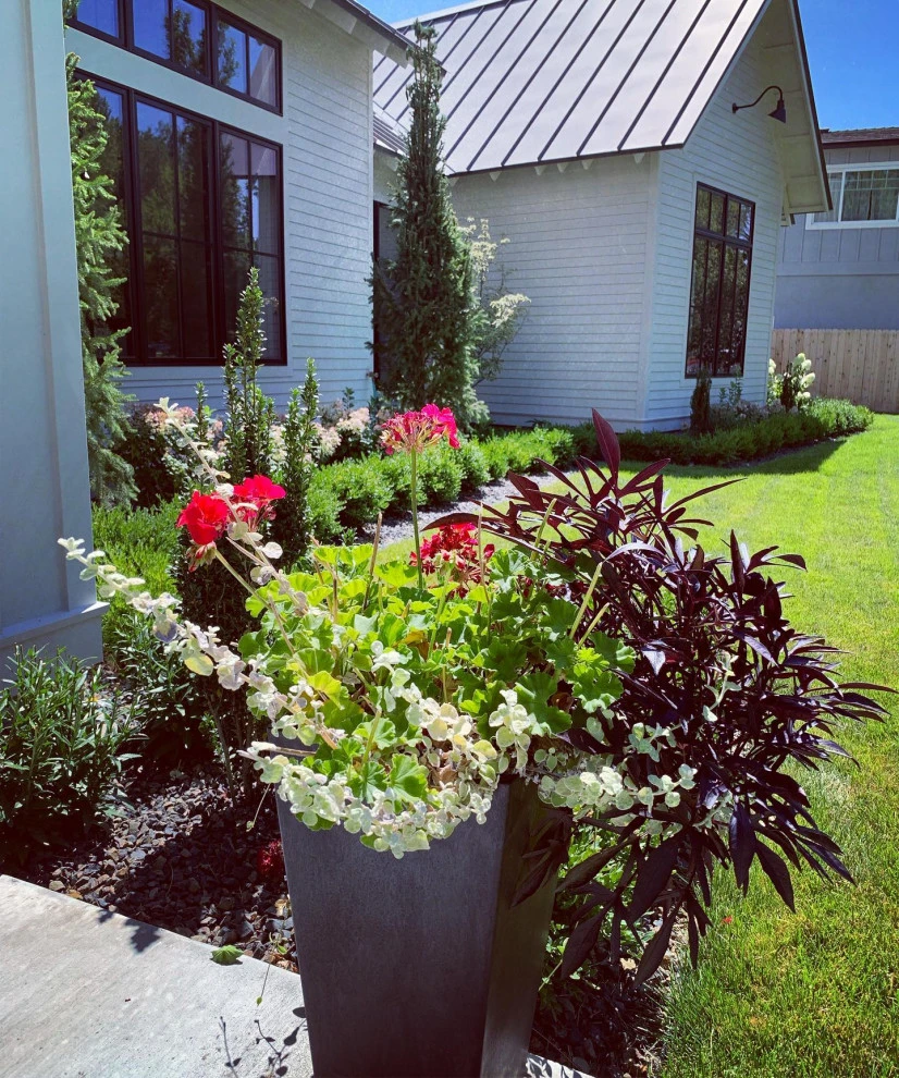 Landscape Designs by Diamond Lawns - Photo 4