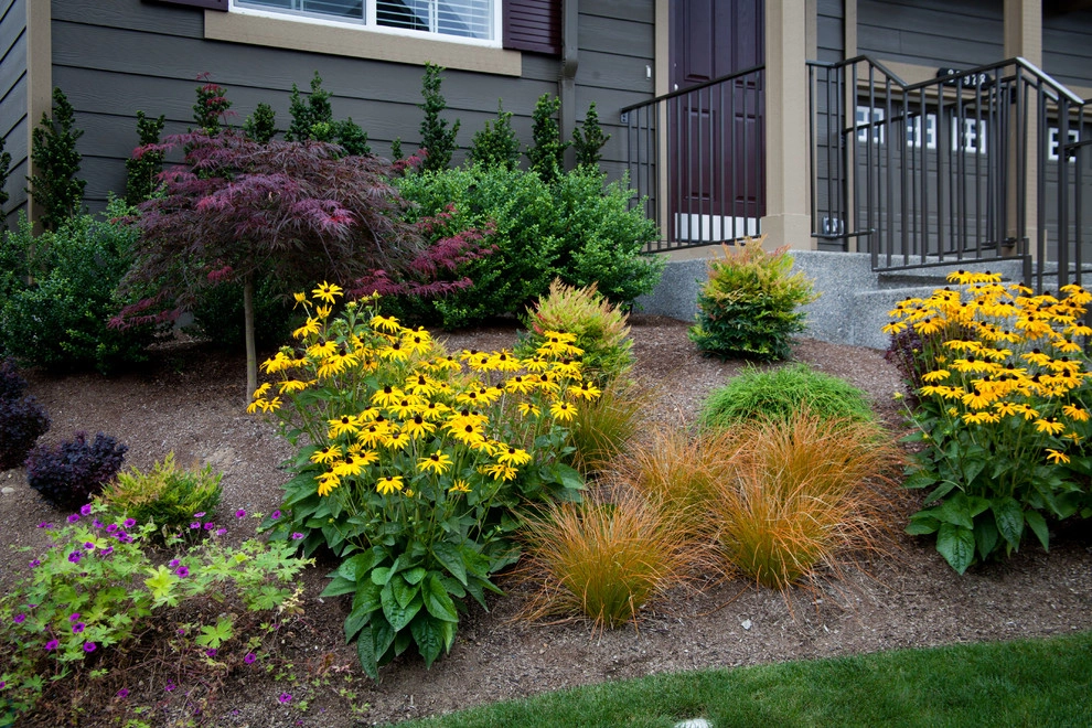 Margie's Entry Landscape by Gardens ALIVE Design - Photo 9