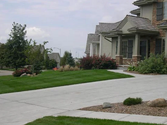 Emerald Lawn & Landscape - Photo 2