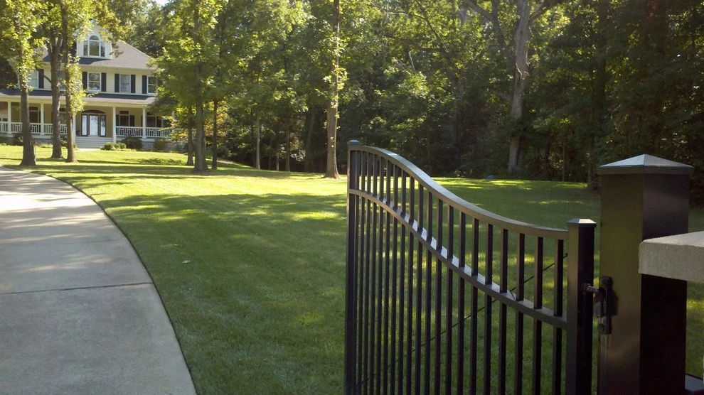 Busy Blades Lawn Care, LLC. - Photo 8
