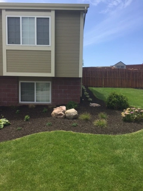 6" Denver Block Wall With Softscape by Above And Beyond Complete Grounds Maintenance - Photo 5