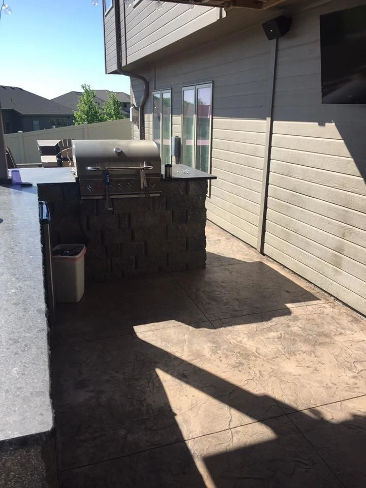Highland Toscana Stone Bar & Grill by Above And Beyond Complete Grounds Maintenance - Photo 4