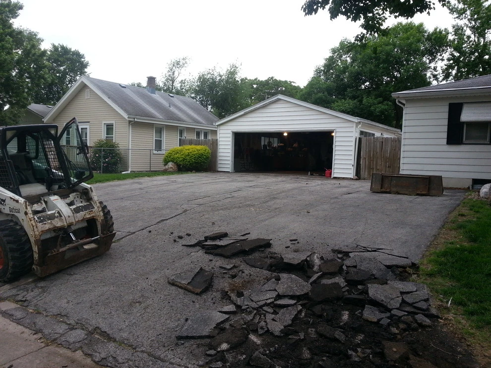 Holland Stone Paver Driveway by Above And Beyond Complete Grounds Maintenance - Photo 2