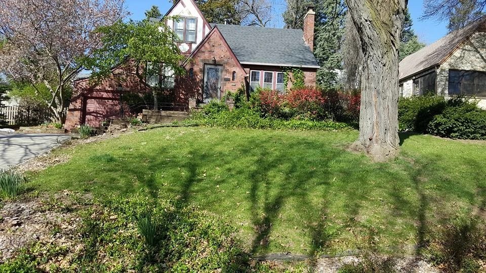 8" Diamond Pro Block Wall by Above And Beyond Complete Grounds Maintenance - Photo 4