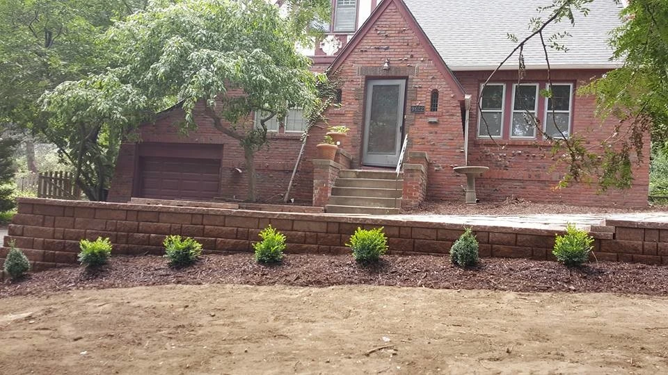 8" Diamond Pro Block Wall by Above And Beyond Complete Grounds Maintenance - Photo 2