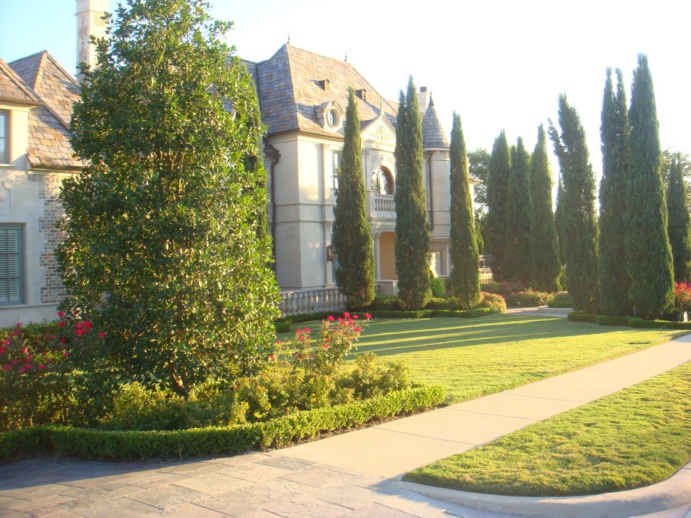 Frisco, Texas Estate Home by Absolutely Bushed Landscaping - Photo 2
