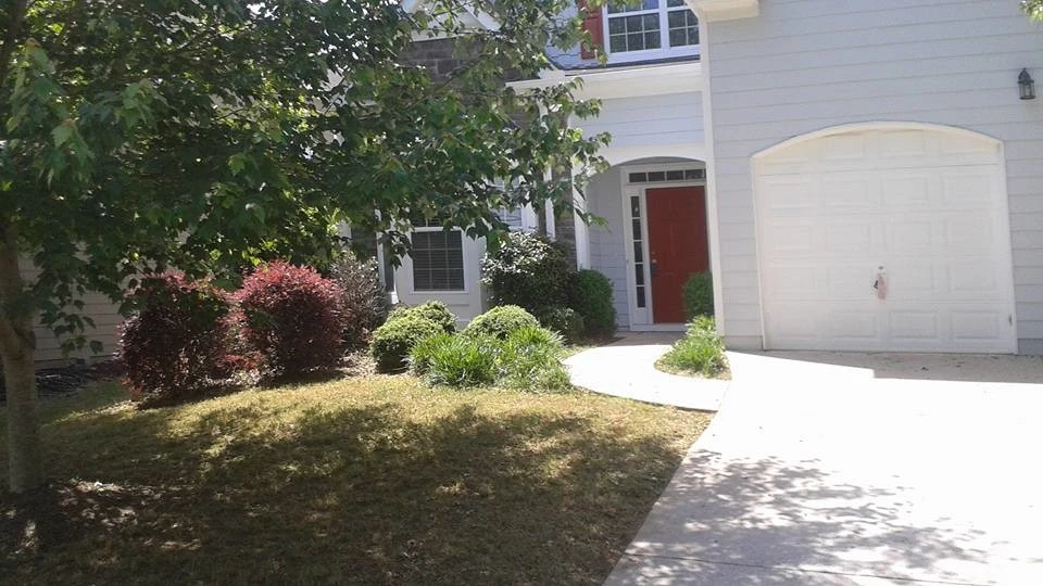 Pruitt's Lawn Care - Photo 6