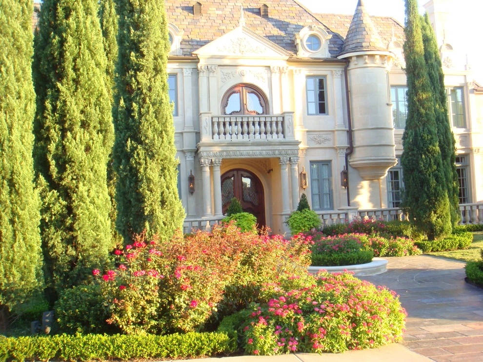 Frisco, Texas Estate Home by Absolutely Bushed Landscaping - Photo 3