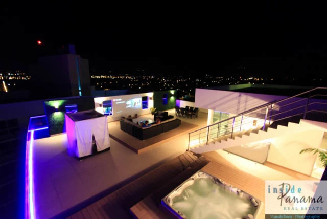 Penthouse Panama by Amann And Associates - Photo 2