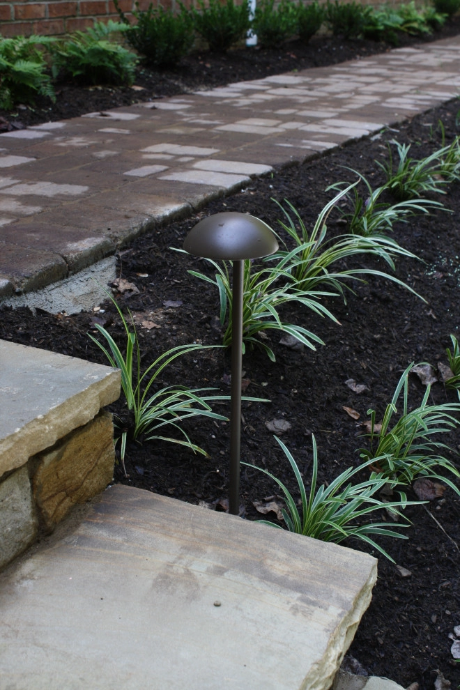 Lighting, Lamp posts, and Lanterns by Graham Kimak Landscape Designs - Photo 5