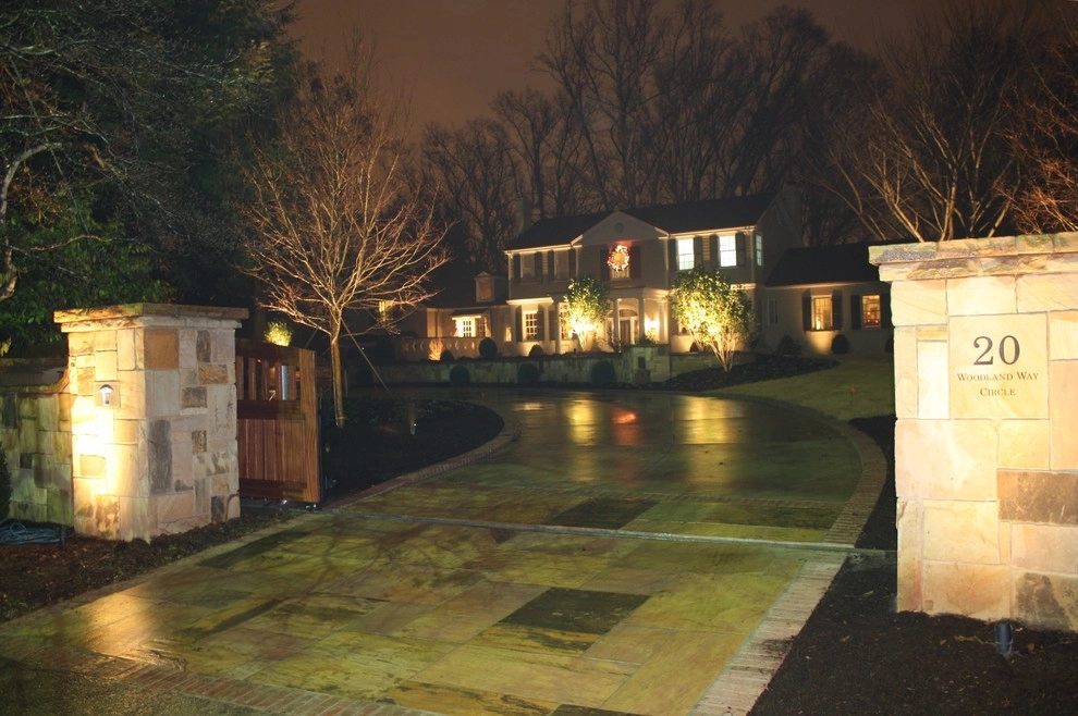 Lighting, Lamp posts, and Lanterns by Graham Kimak Landscape Designs - Photo 3