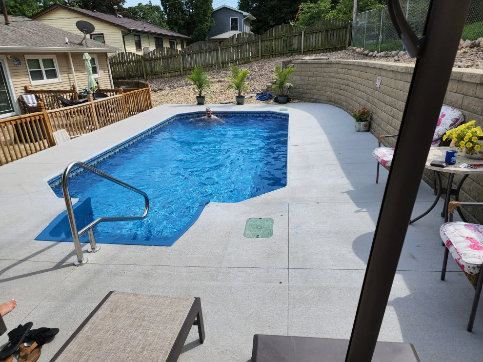 Quad City Lawn And Landscape - Photo 11