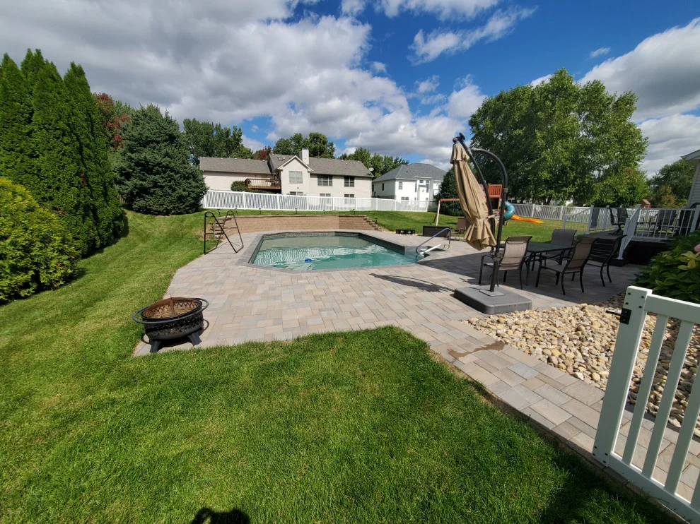 Quad City Lawn And Landscape - Photo 13