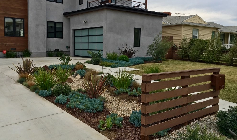 Modern Fenced Entry by Gravel And Green - Photo 3