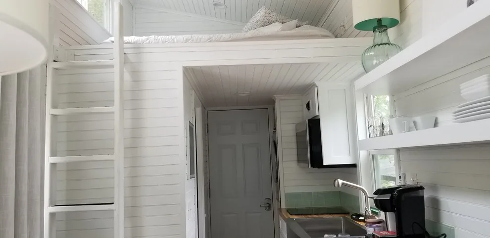 Compact Airbnb Cottage by Small House Solutions - Photo 3