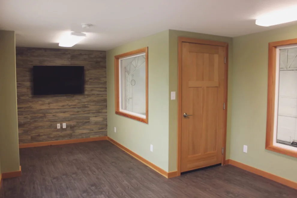 Aviation Facility and Living Space by Big Street Construction, Inc. - Photo 5