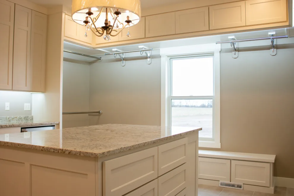Albright Classic Residence - Bedroom & Bathroom by Robbins Construction - Photo 2