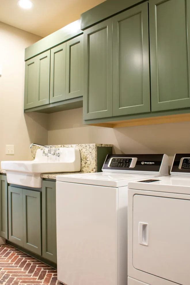 Albright Classic Residence - Laundry Area by Robbins Construction - Photo 4