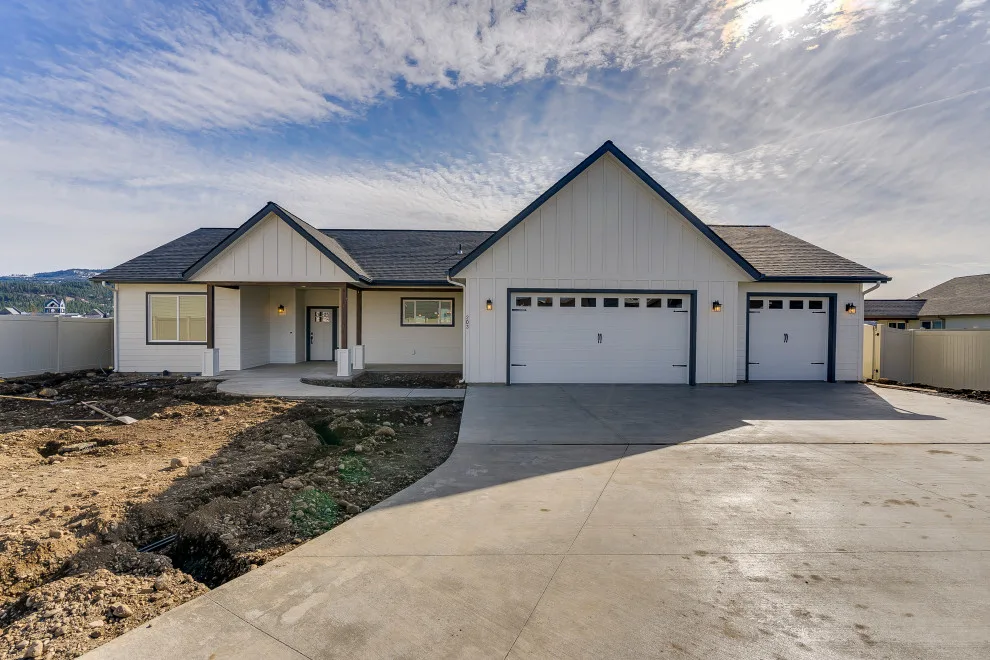 Farmhouse Style Alpine Floorplan by Premier Quality Homes INC - Photo 21