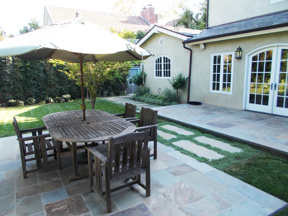 Brentwood Back Yard by Green Landscape Designs - Photo 2