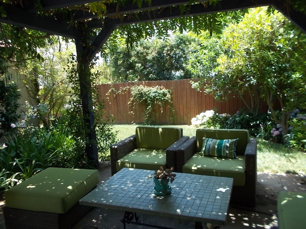 Los Angeles Backyard Retreat by Green Landscape Designs - Photo 2