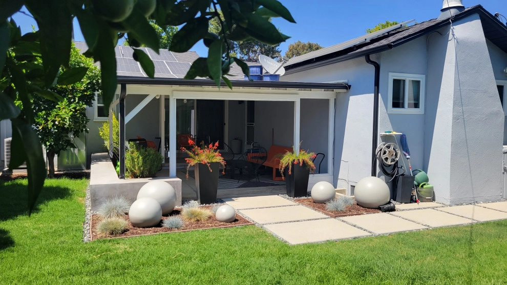 Encino Mid-Century Modern by Green Landscape Designs - Photo 10
