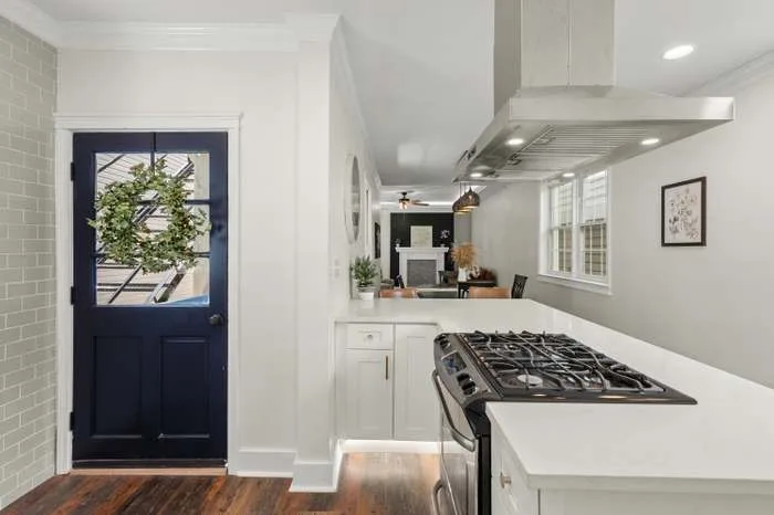 Heritage Home in the City Center by Southern Harbor Construction LLC - Photo 4
