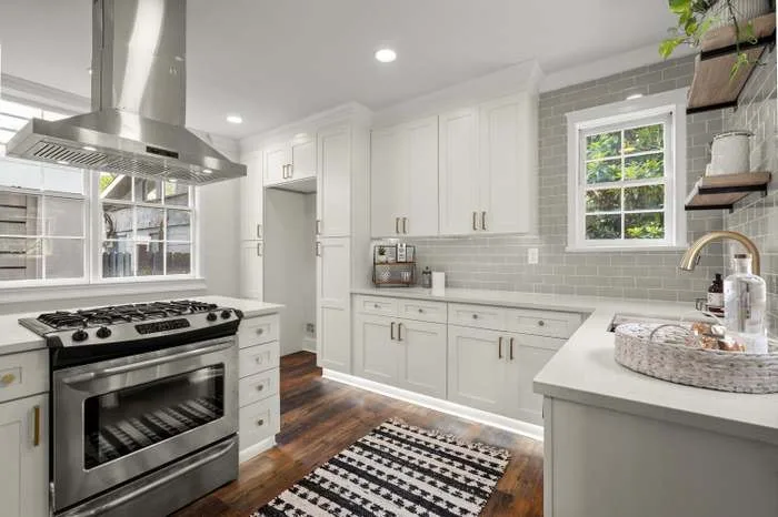 Heritage Home in the City Center by Southern Harbor Construction LLC - Photo 18
