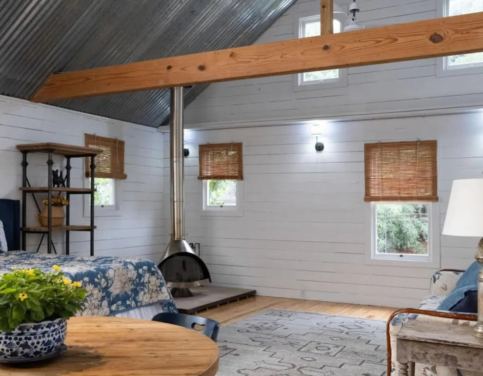 Innovative Lodge by Oak & Iron Construction Group - Photo 5