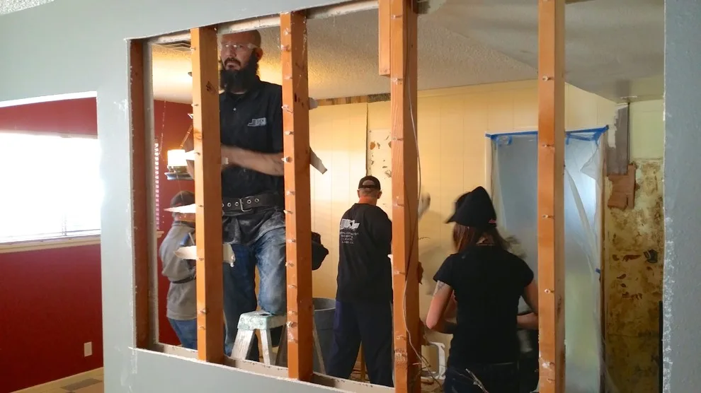 HGTV's "KITCHEN CRASHERS" Episode 806 Aired in Fall 2015 by JKL Development Inc. - Photo 31