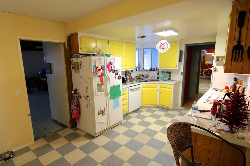 HGTV's "KITCHEN CRASHERS" Episode 806 Aired in Fall 2015 by JKL Development Inc. - Photo 7