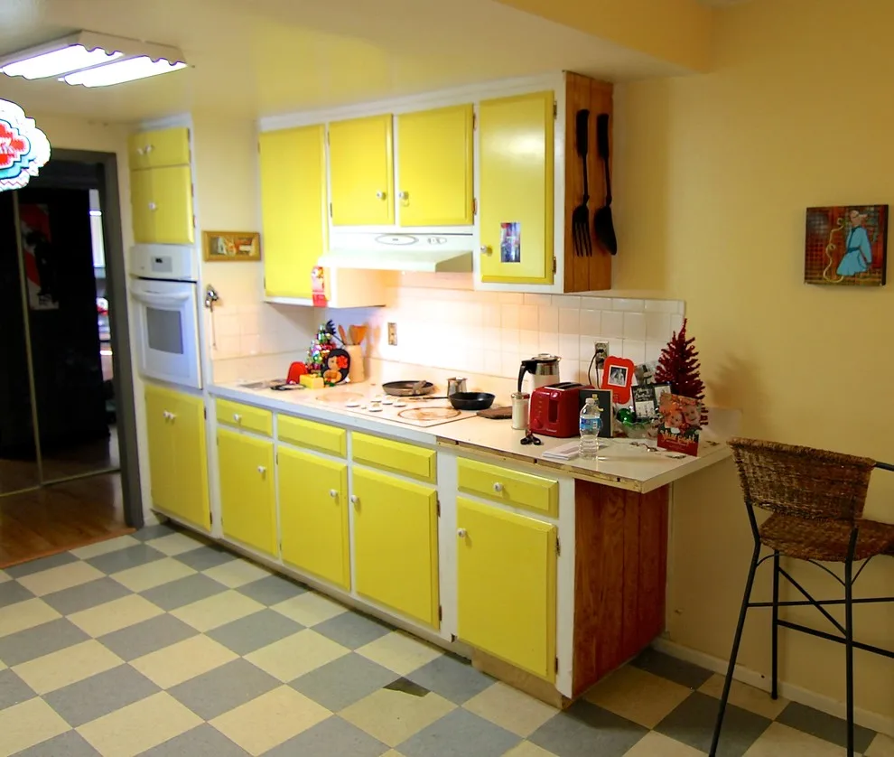 HGTV's "KITCHEN CRASHERS" Episode 806 Aired in Fall 2015 by JKL Development Inc. - Photo 18