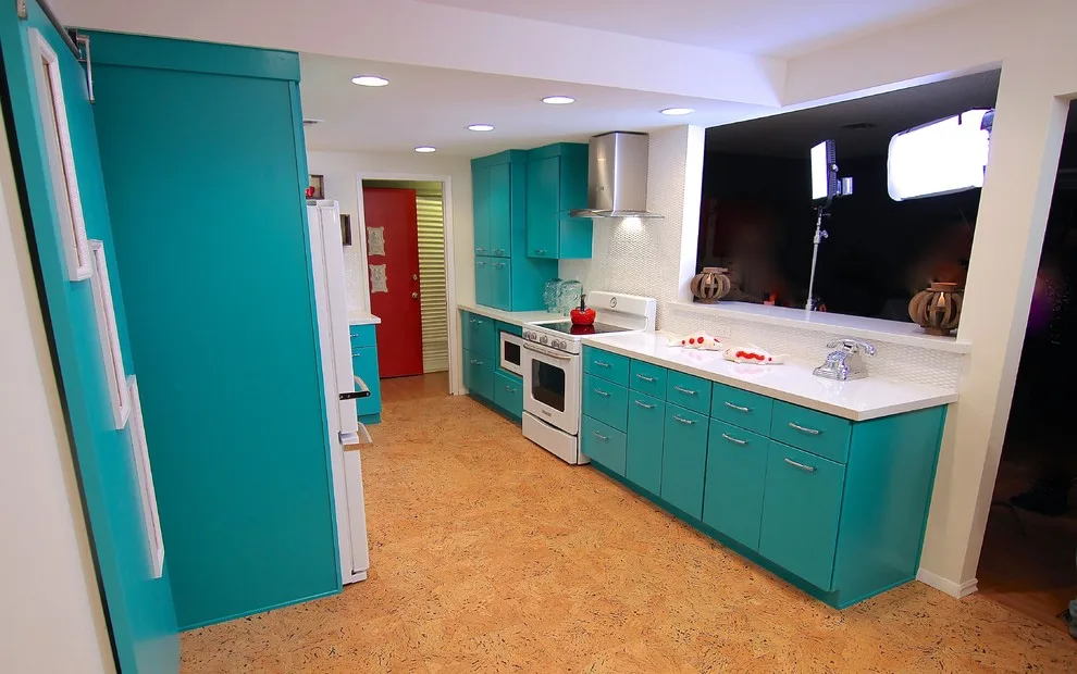 HGTV's "KITCHEN CRASHERS" Episode 806 Aired in Fall 2015 by JKL Development Inc. - Photo 32
