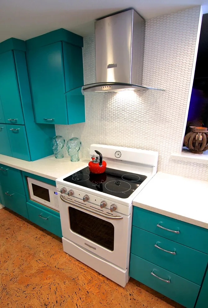HGTV's "KITCHEN CRASHERS" Episode 806 Aired in Fall 2015 by JKL Development Inc. - Photo 39