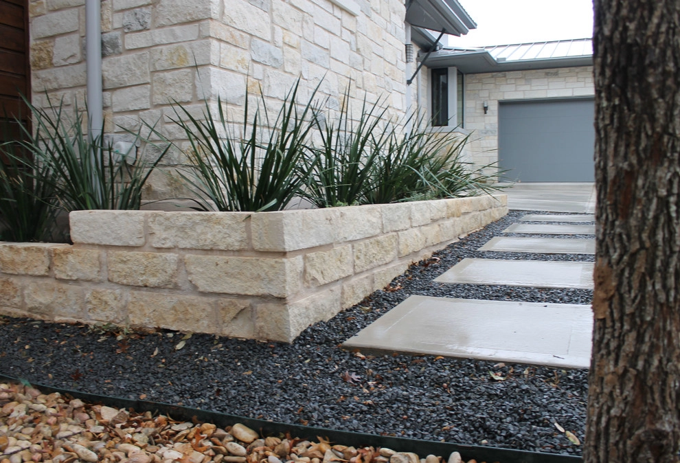 Modern Front Entry by GreenScapes Landscaping & Pools - Photo 3