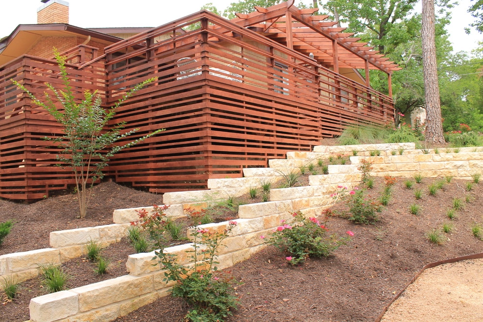 Tarrytown Side Yard by GreenScapes Landscaping & Pools - Photo 10