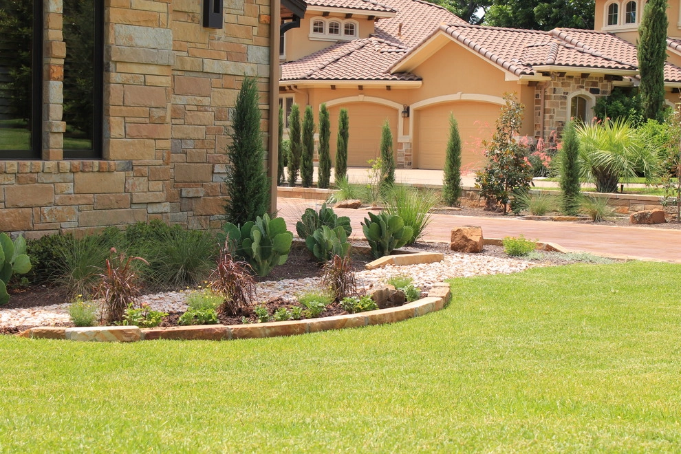 Lake Austin Residence by GreenScapes Landscaping & Pools - Photo 9