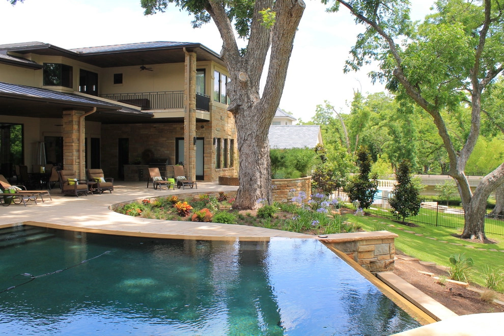 Lake Austin Residence by GreenScapes Landscaping & Pools - Photo 6
